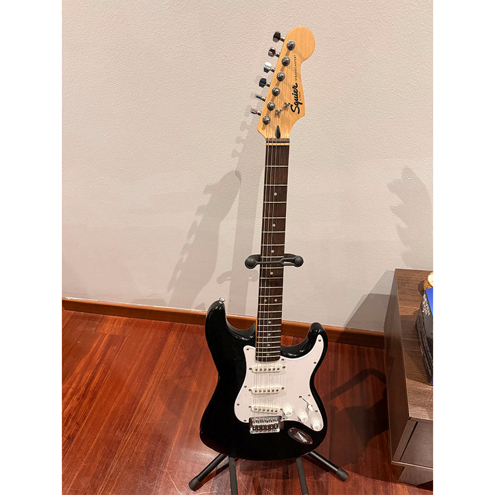 GUITARRA ELECTRICA SQUIER CON AMPLIFICADOR