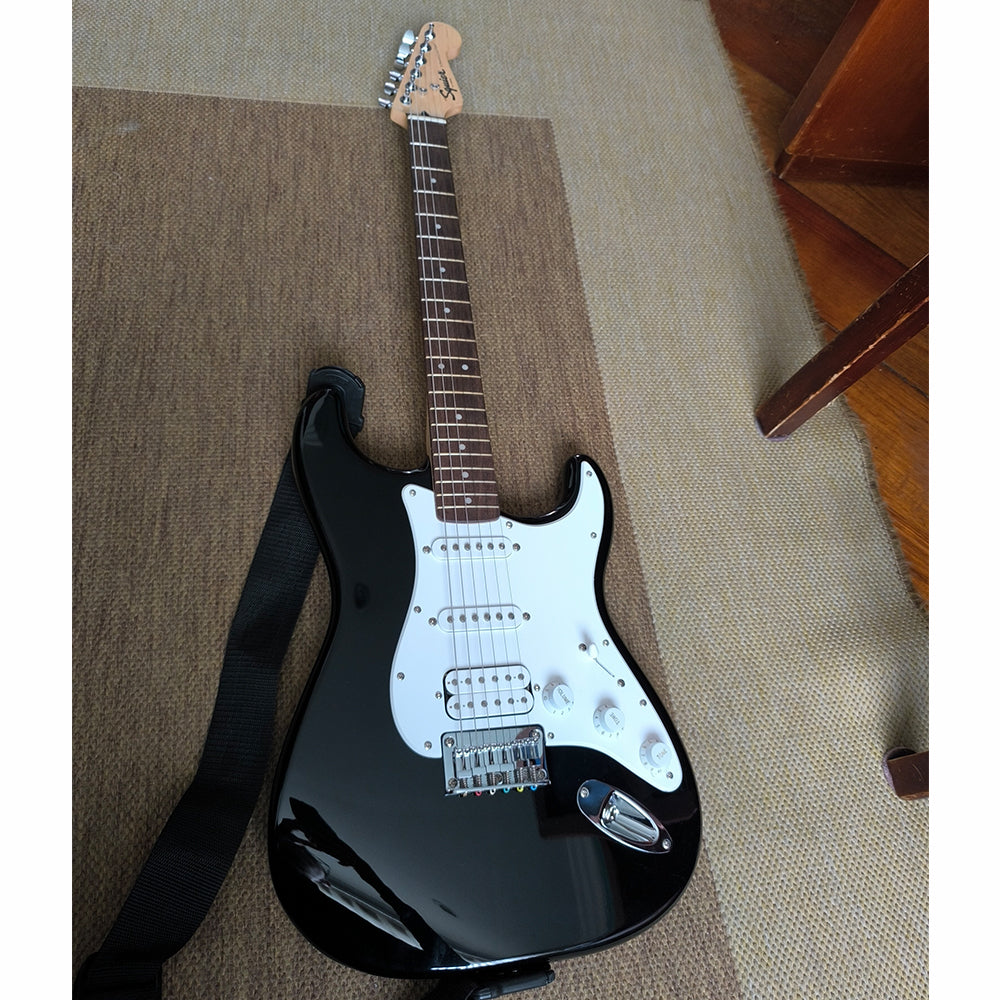 GUITARRA ELÉCTRICA FENDER SQUIER STRATOCASTER (USADA)