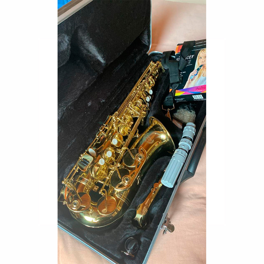 SAXOFON ALTO CON ACCESORIOS (USADO)