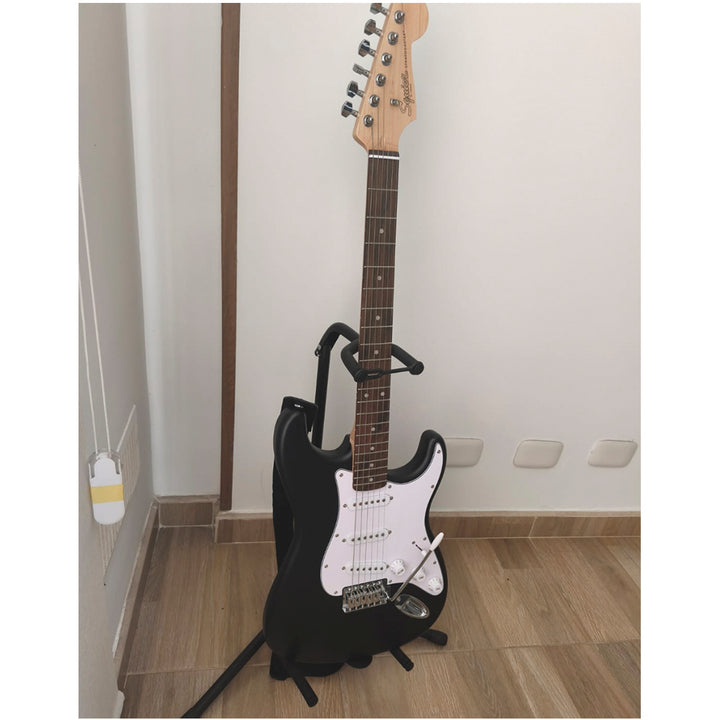 GUITARRA ELECTRICA SQUIER CON AMPLIFICADOR Y MULTIEFECTOS