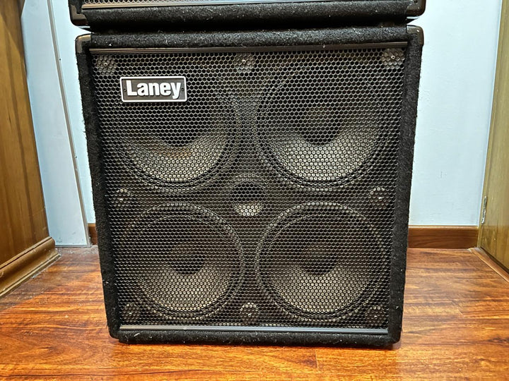 AMPLIFICADOR DE BAJO Y DOS CABINAS LANEY RB9 300 W (USADO)