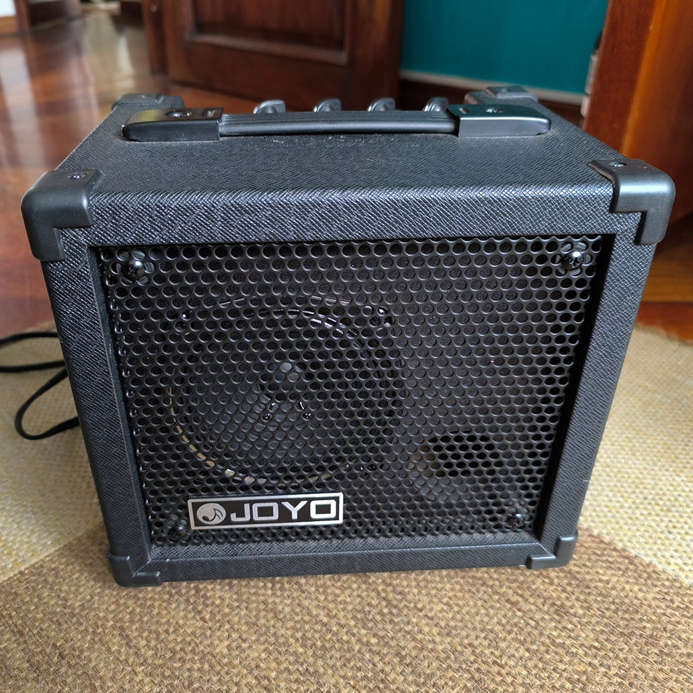 AMPLIFICADOR DE GUITARRA JOYO DC-15 (USADO)