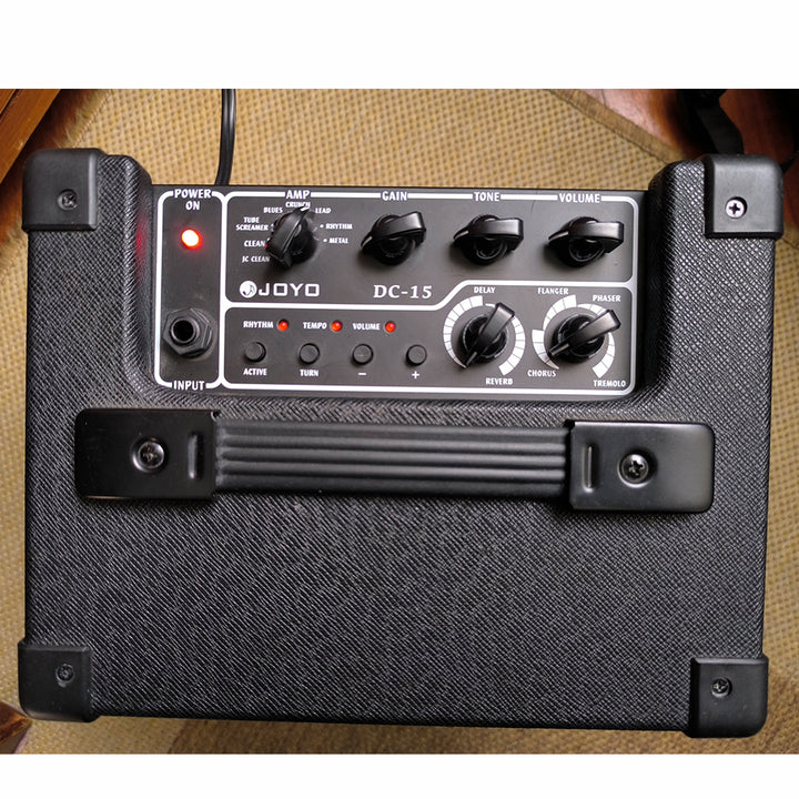 AMPLIFICADOR DE GUITARRA JOYO DC-15 (USADO)