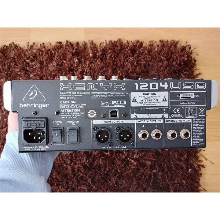 MIXER BEHRINGER XENIX 1204USB (USADO)